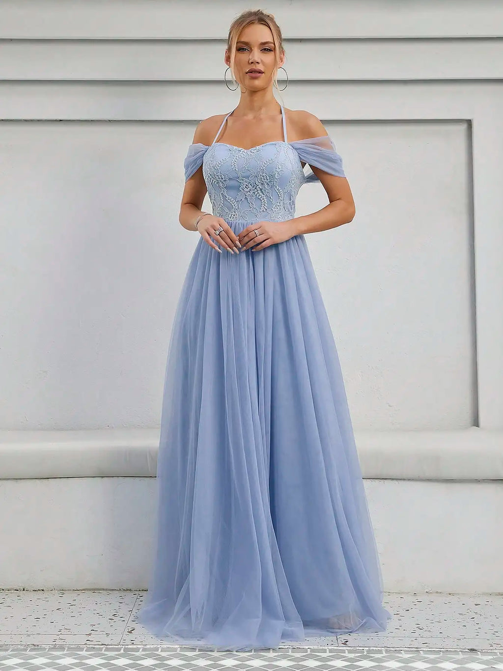 Elegant Line Neck Back Lace Mesh Pleated Bridal Gown