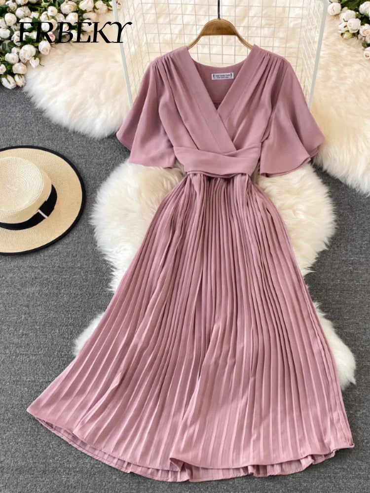 Summer V-Neck Pleated Dress With Lace Up Waist Long Skirt