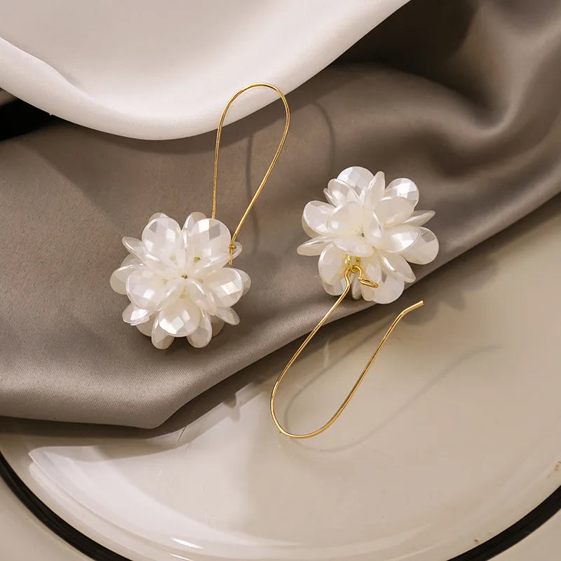 2PC Women's Fashion Pearl Petal Ball Earrings for Outdoor Travel and Party Events
