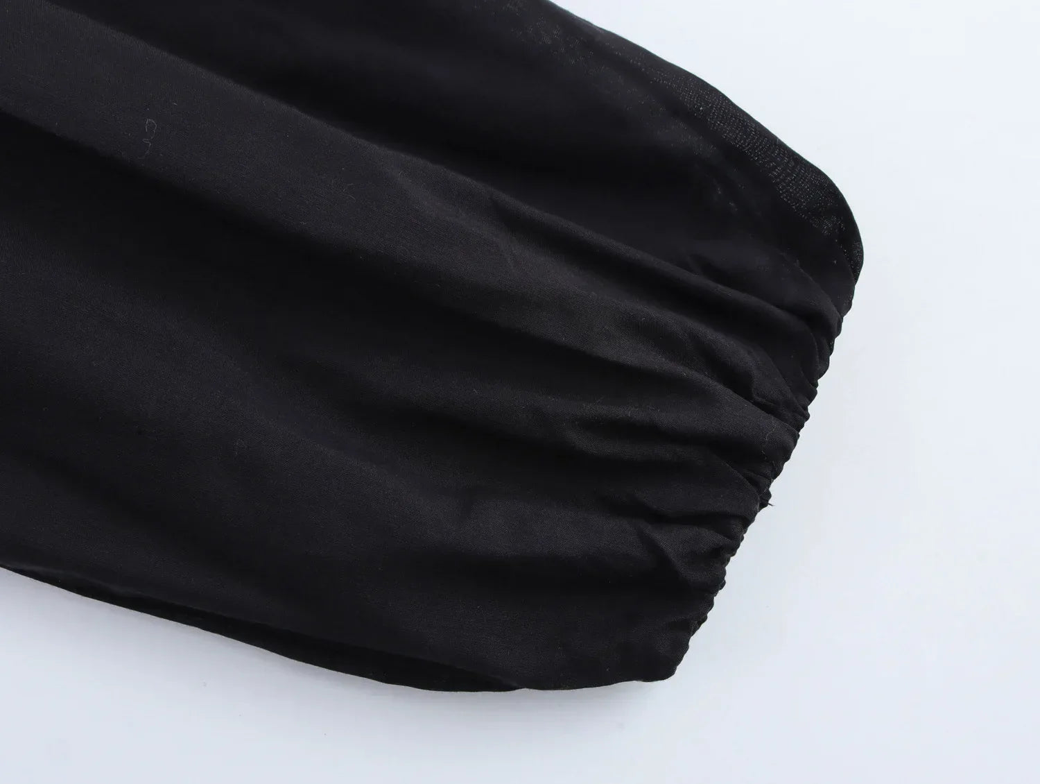 Women's Contrasting Color Embroidered Shirt with Round Neck Puff Sleeves and Loose Hem Casual Chic Top for Spring and Summer