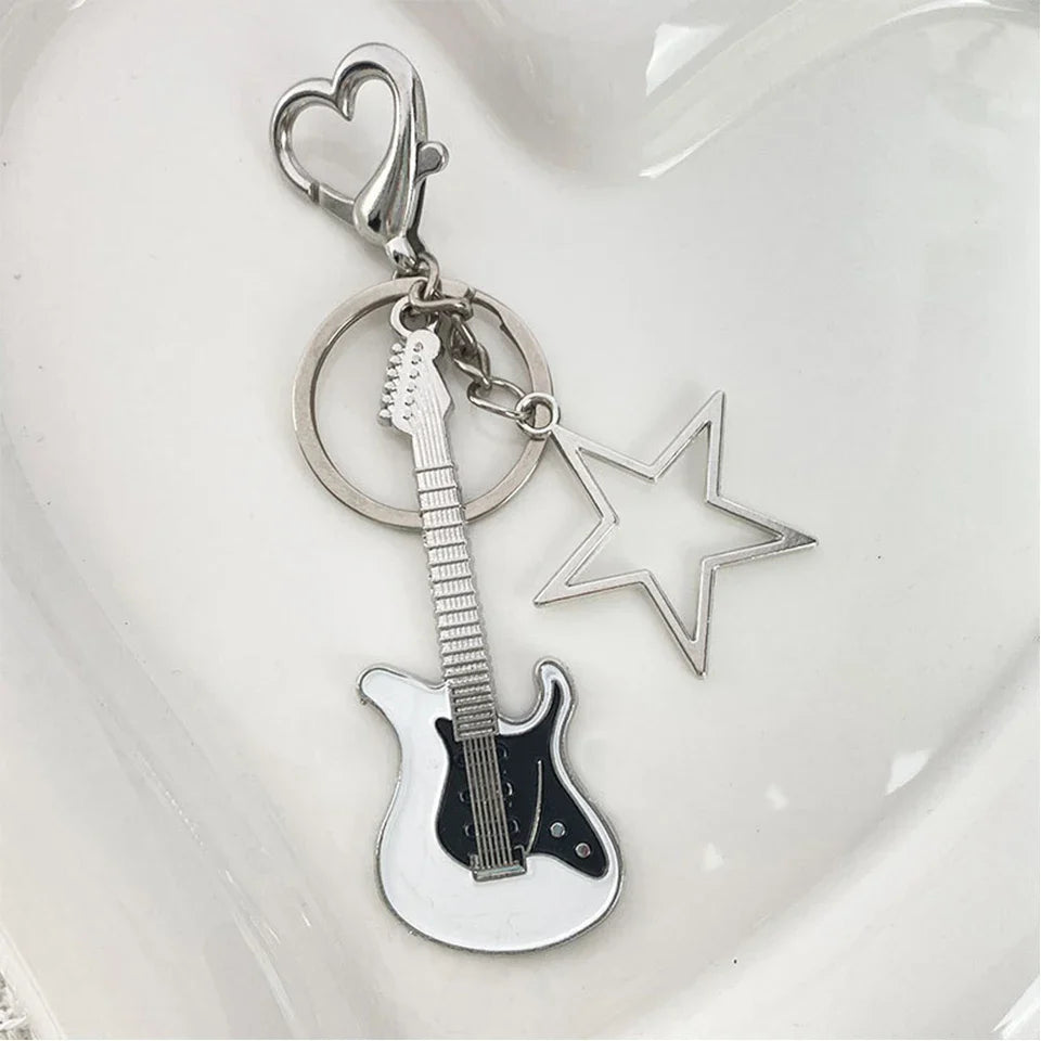 Y2K Guitar Love Heart Key Chain with Pentagram Pendant for Men and Women Cool Rock Punk Accessories Gift