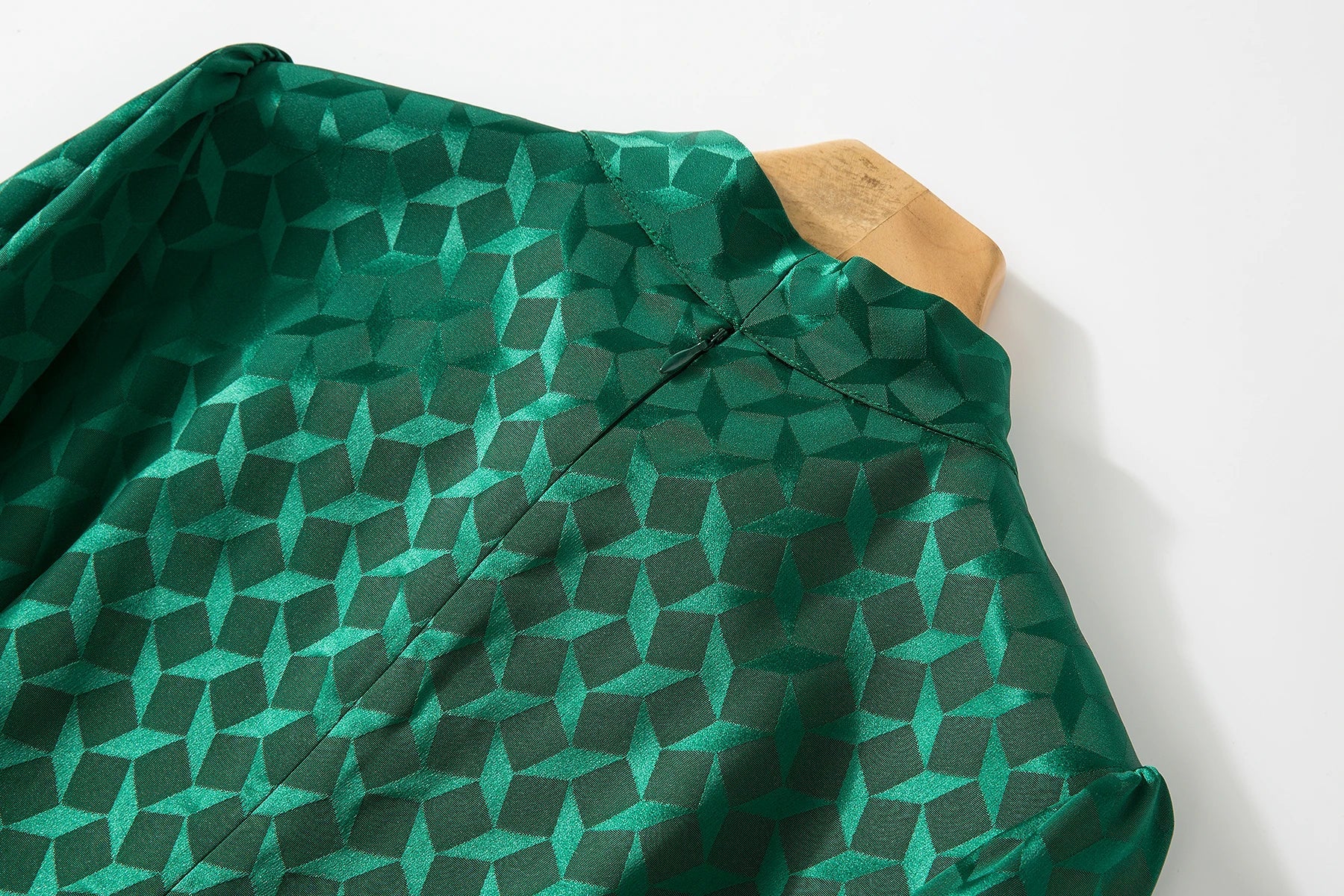 Elegant Green Pleated Long Sleeve Dress With Bow Collar