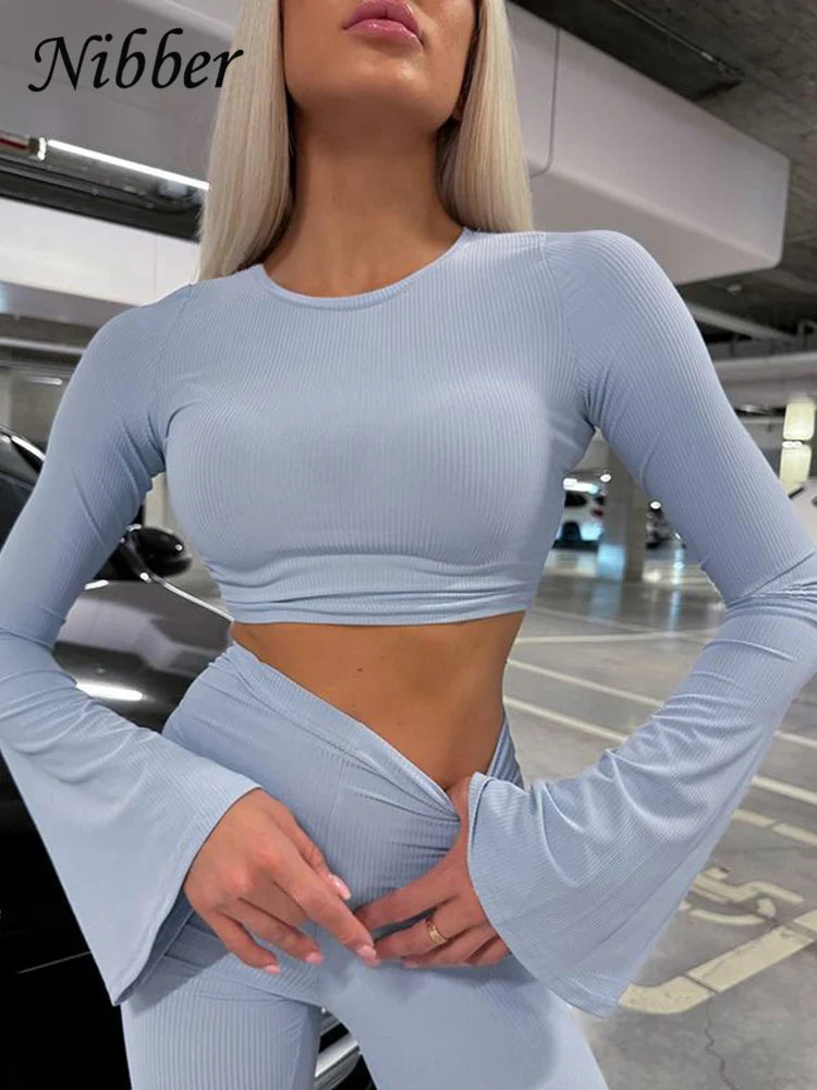 Women's Body-Shaping Tracksuit Set with Crop Top and Flare Leggings for Casual Sporty Style