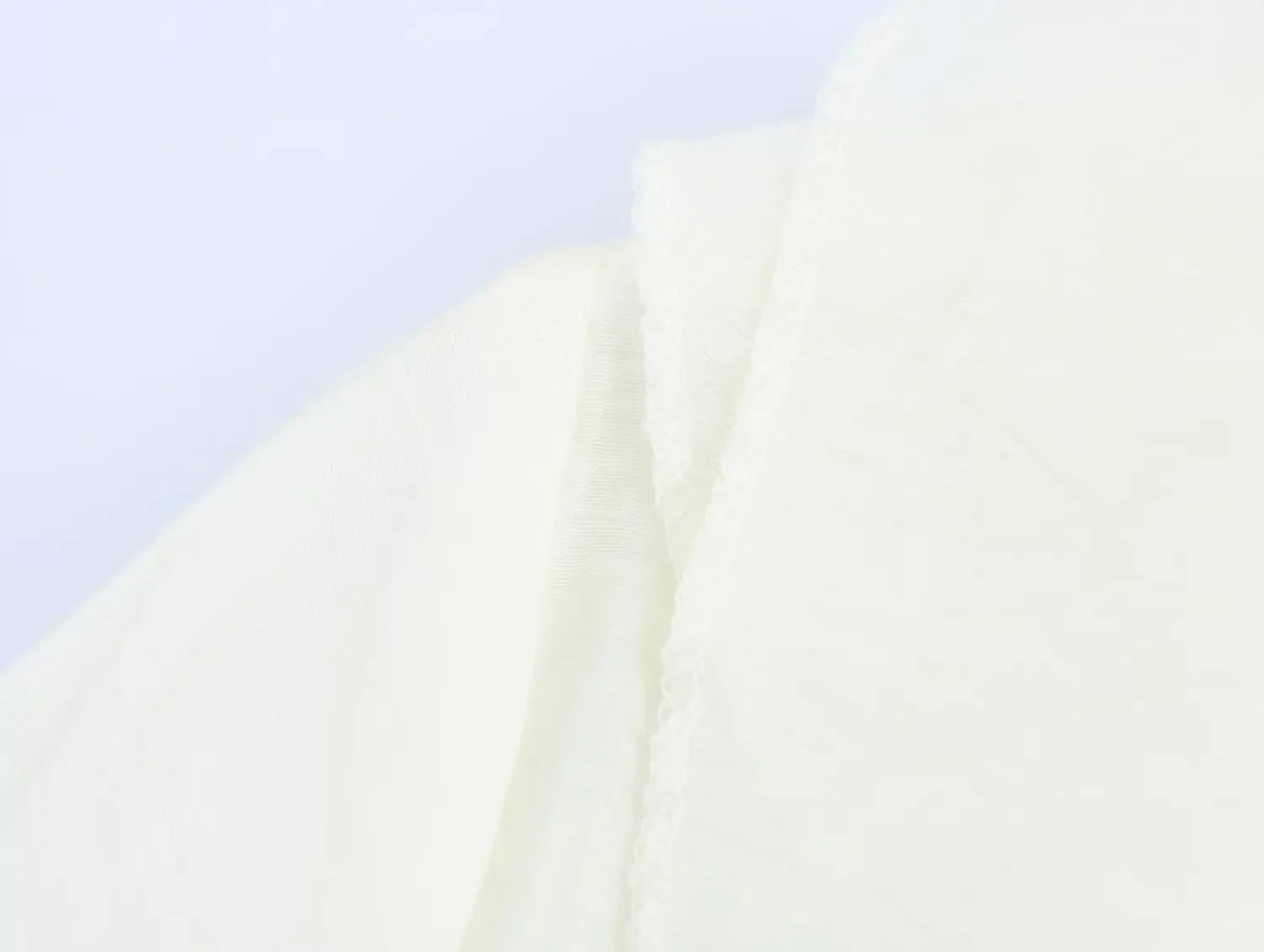 Women's Fashion V-Neck Puffy Long Sleeve Shirt with Layered Decoration and Elegant Temperament