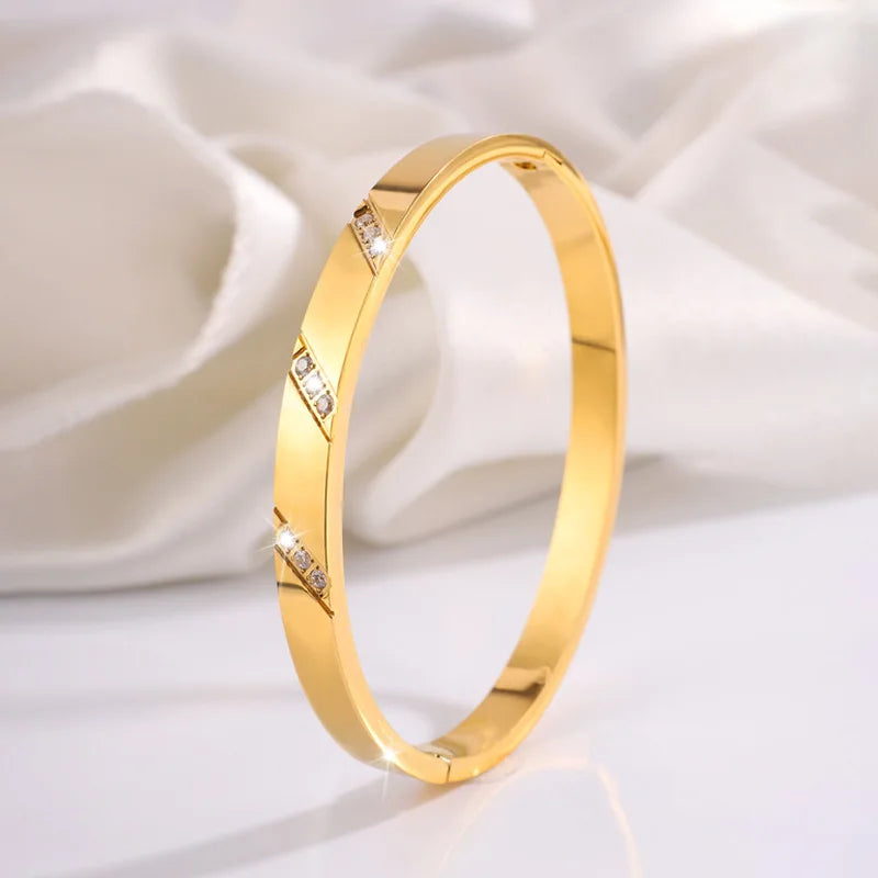 Titanium Steel Gold Bracelet for Women with Zircon Inlay, Fashionable Roman Design for Daily Wear