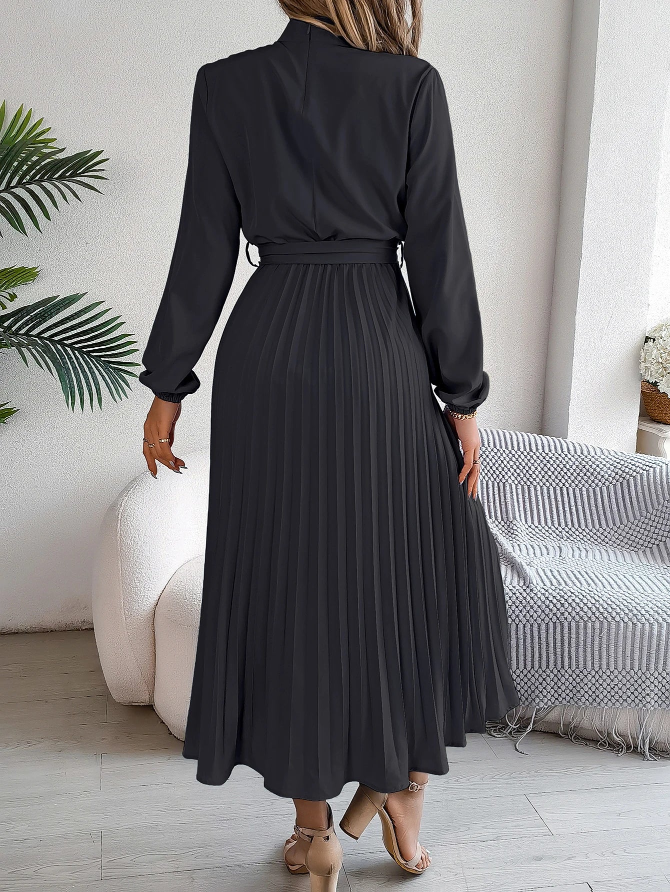 Elegant Pleated Lace Up Long Sleeve Maxi Dress For Spring
