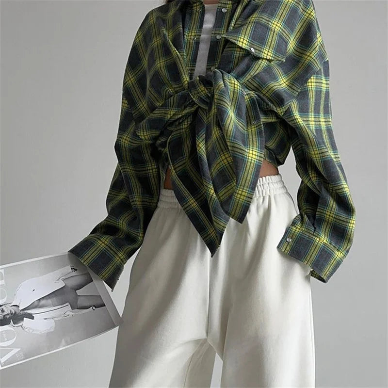 Vintage Plaid Oversized Loose Shirt for Women Long Sleeve Lapel Button Pocket Casual Blouse Autumn Winter Fashion Top