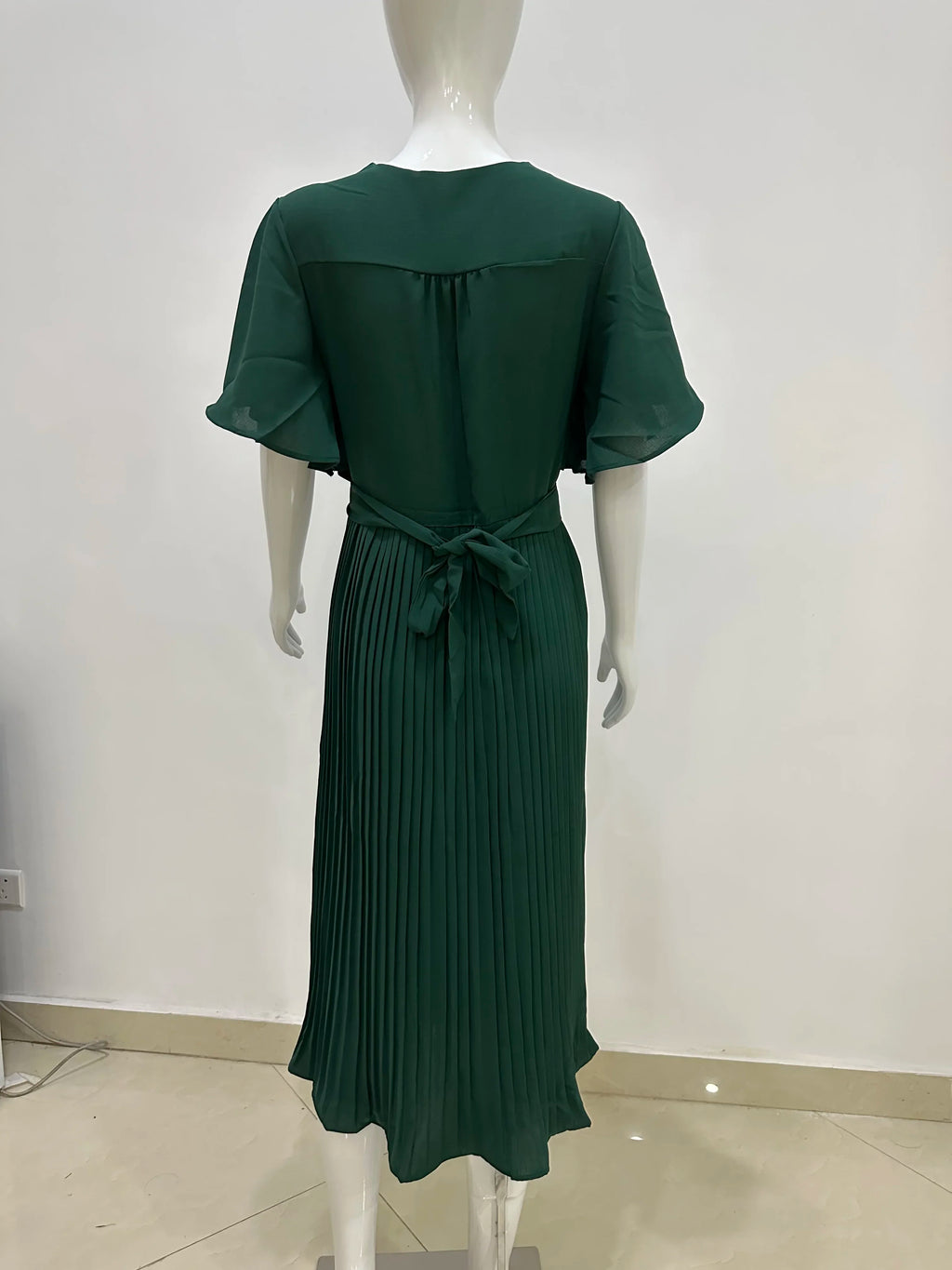 Summer V-Neck Pleated Dress With Lace Up Waist Long Skirt