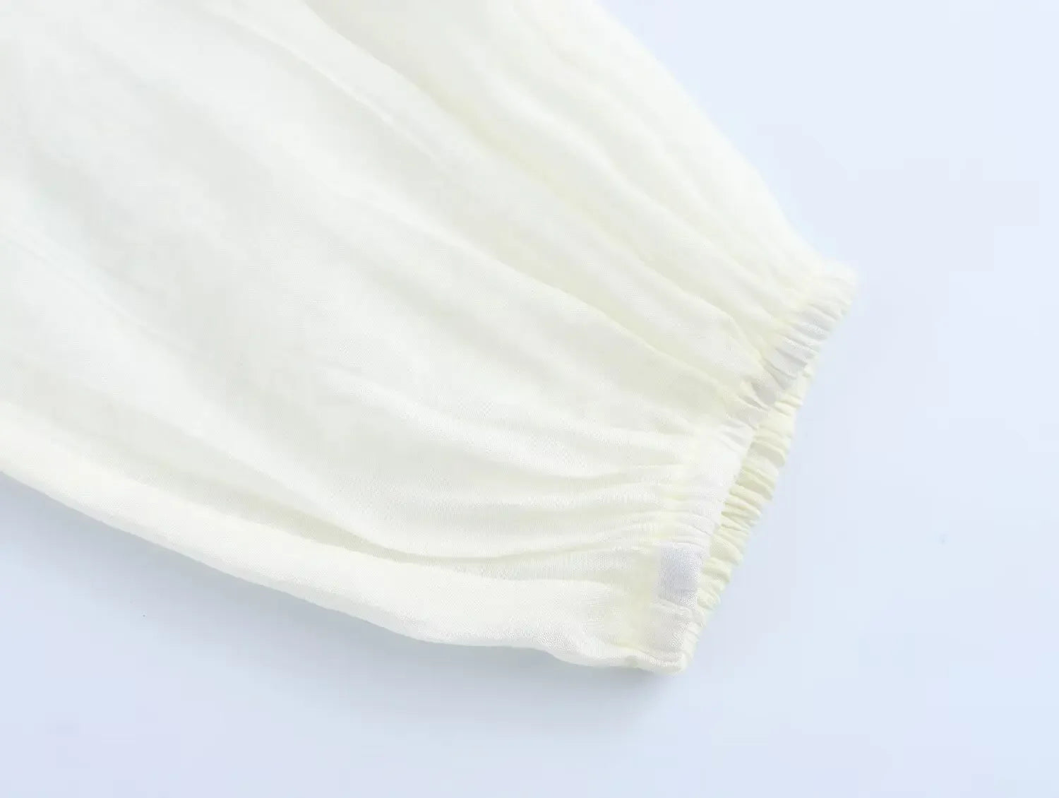 Women's Fashion V-Neck Puffy Long Sleeve Shirt with Layered Decoration and Elegant Temperament