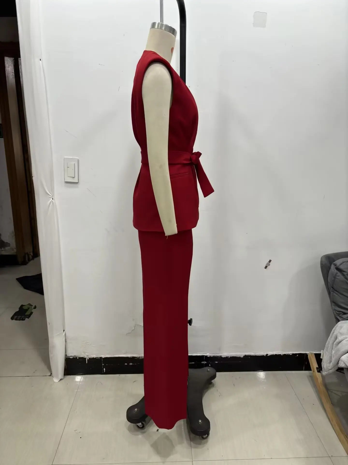 Fashionable Red Vest and Flared Pants Suit for Women with Belt, Versatile and Simple Temperament Outfits