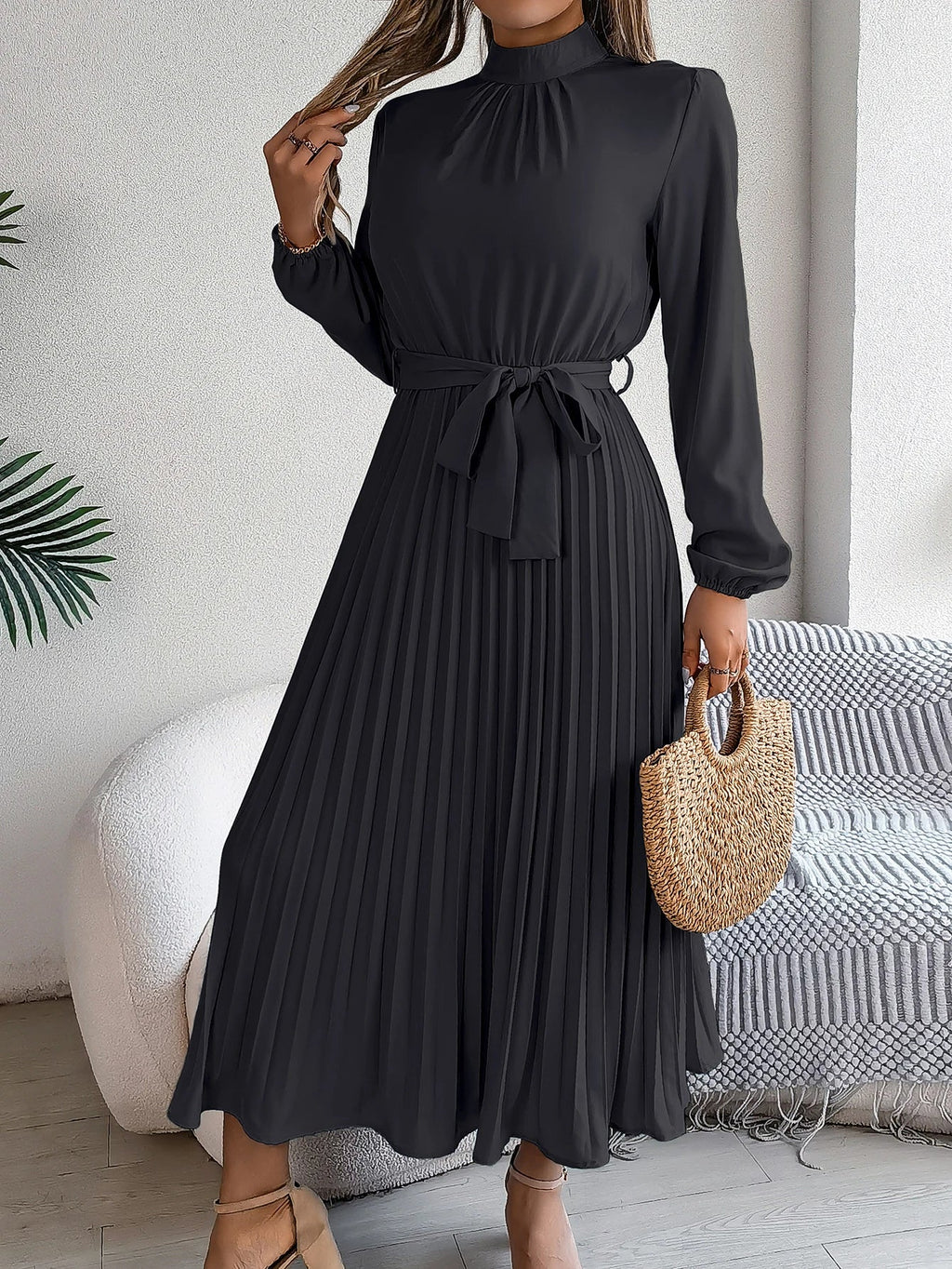 Elegant Pleated Long Sleeve Maxi Dress With Lace Up