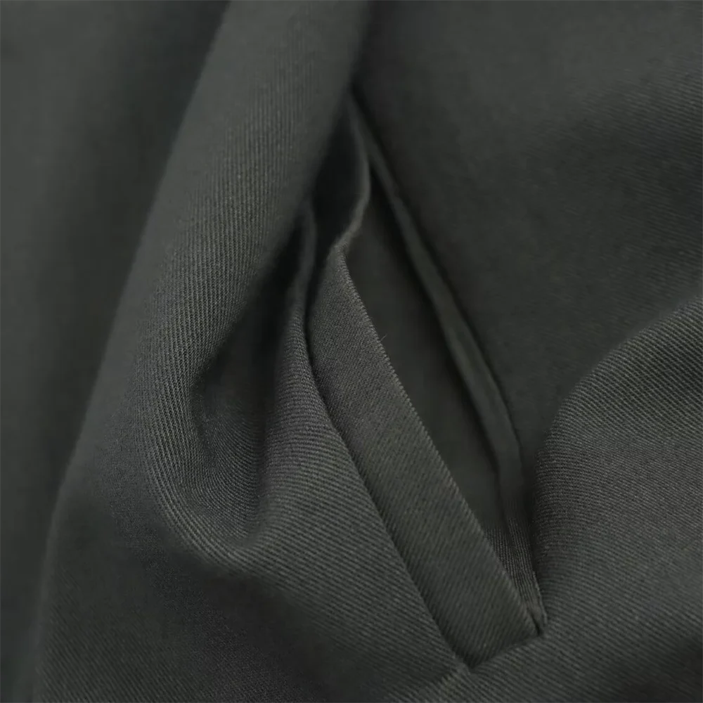 Fashionable Women's Slim Fit Vest and High Waisted Pleated Pants Set for Versatile Commuting Style