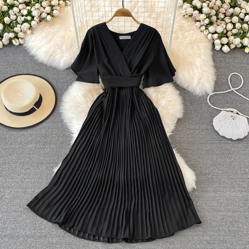 Summer V-Neck Pleated Dress With Lace Up Waist Long Skirt