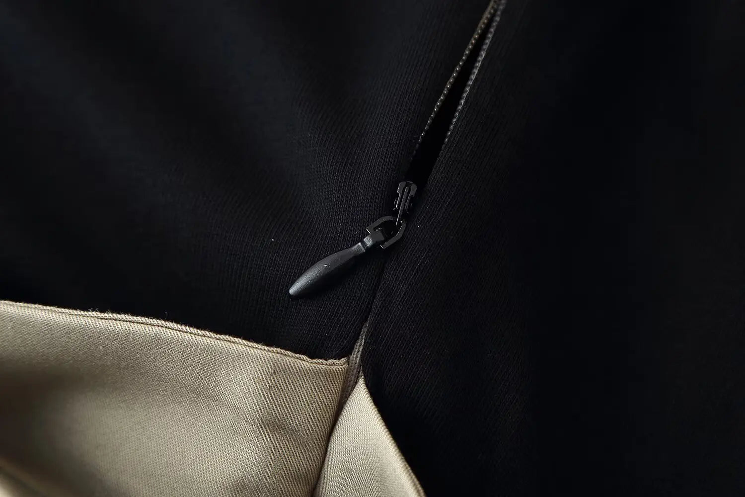 High Waist Pleated Dress With Belt Round Neck Sleeveless