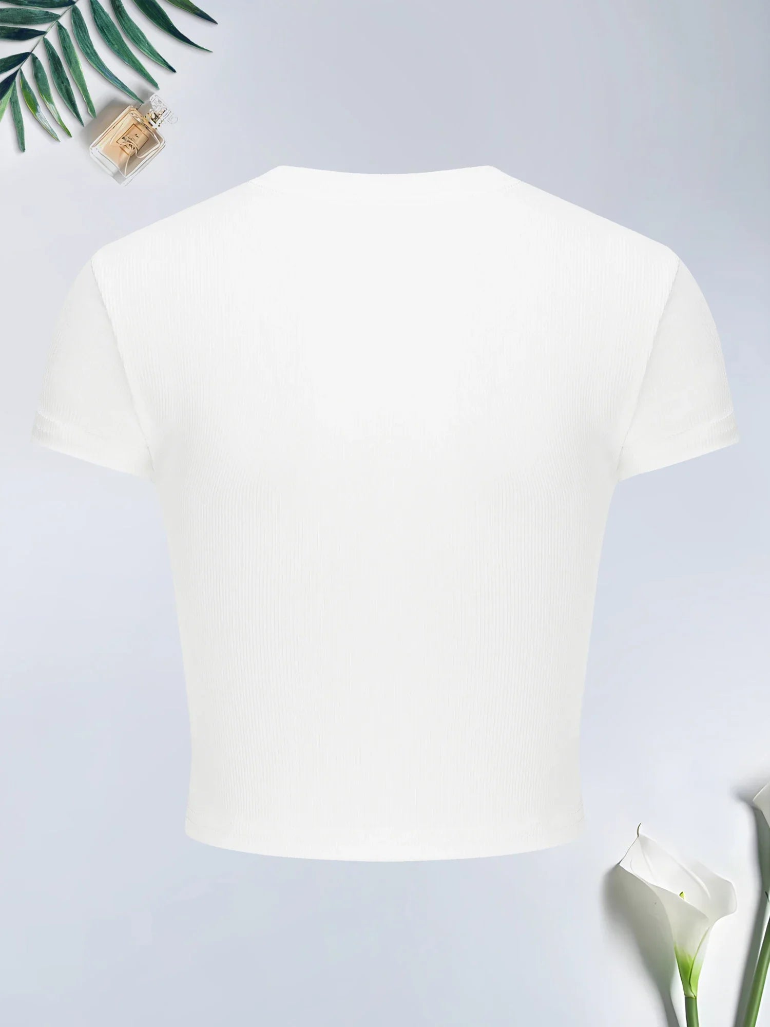 Casual White Short Sleeve T-Shirt for Women Slim Fit Summer Top