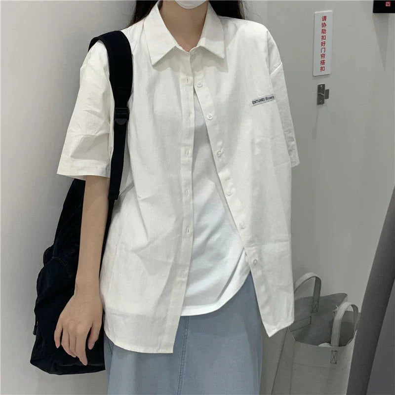 Elegant White Short Sleeve Button-Up Shirt for Women Casual Loose Fit College Style Student Top