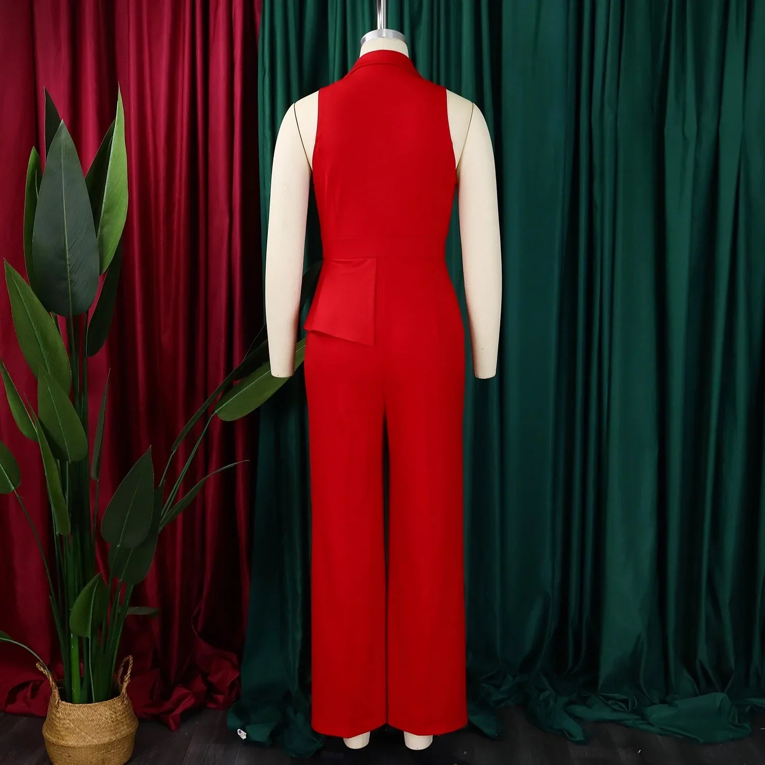 Elegant Sleeveless Jumpsuit for Women with Notched Collar Buttons and Chain Detail Luxury Solid Color Romper for Birthday Party and Special Occasions