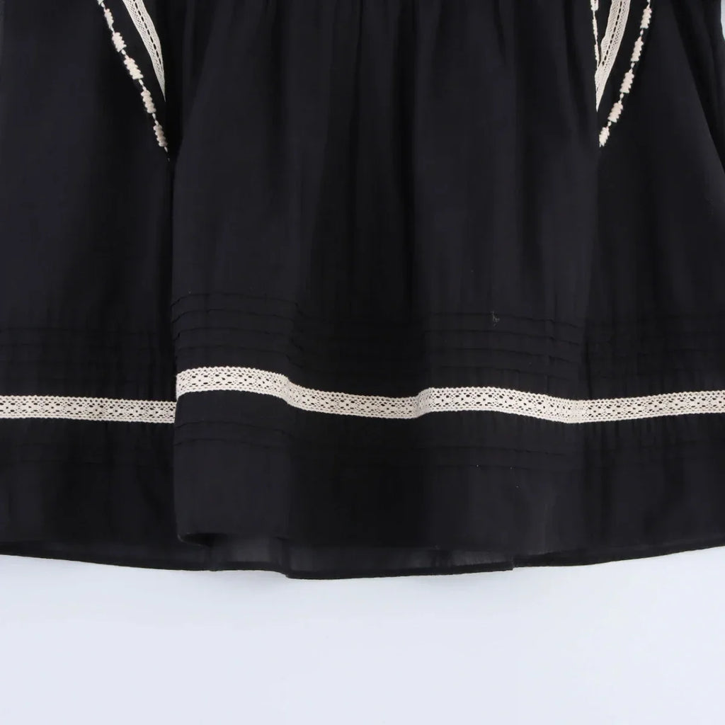 Women's Contrasting Color Embroidered Shirt with Round Neck Puff Sleeves and Loose Hem Casual Chic Top for Spring and Summer