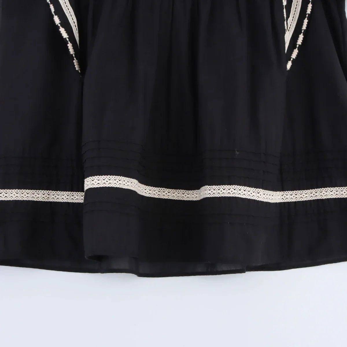 Women's Contrasting Color Embroidered Shirt with Round Neck Puff Sleeves and Loose Hem Casual Chic Top for Spring and Summer