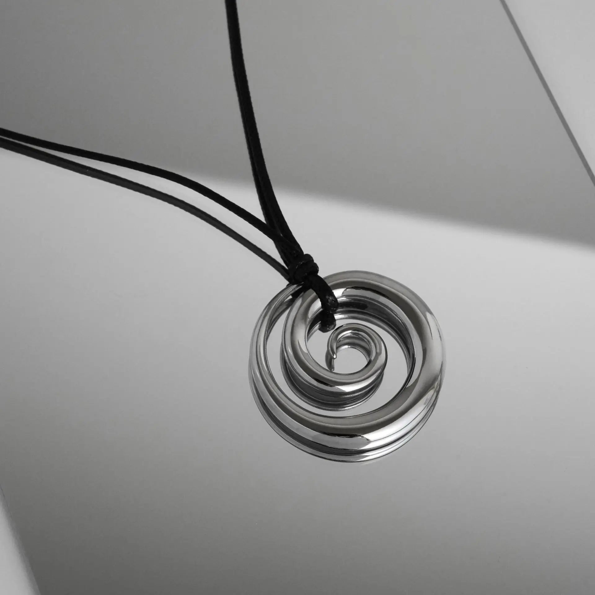 Punk Large U-Shape Geometric Pendant Necklace for Men and Women Adjustable Leather Rope Sweater Chain Jewelry