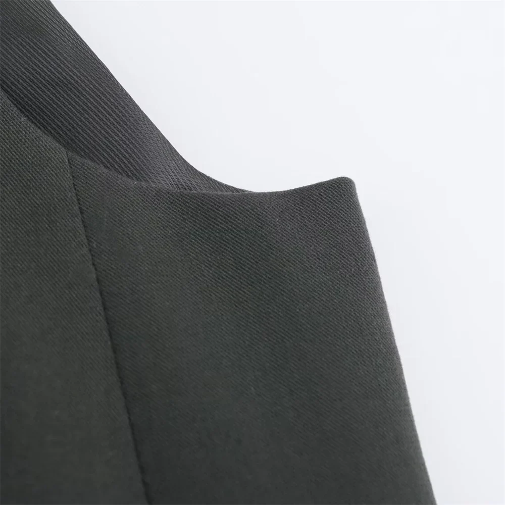 Fashionable Women's Slim Fit Vest and High Waisted Pleated Pants Set for Versatile Commuting Style