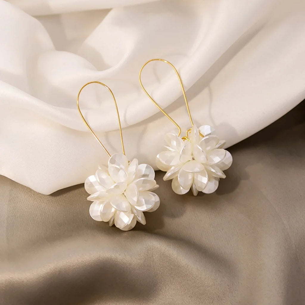 2PC Women's Fashion Pearl Petal Ball Earrings for Outdoor Travel and Party Events