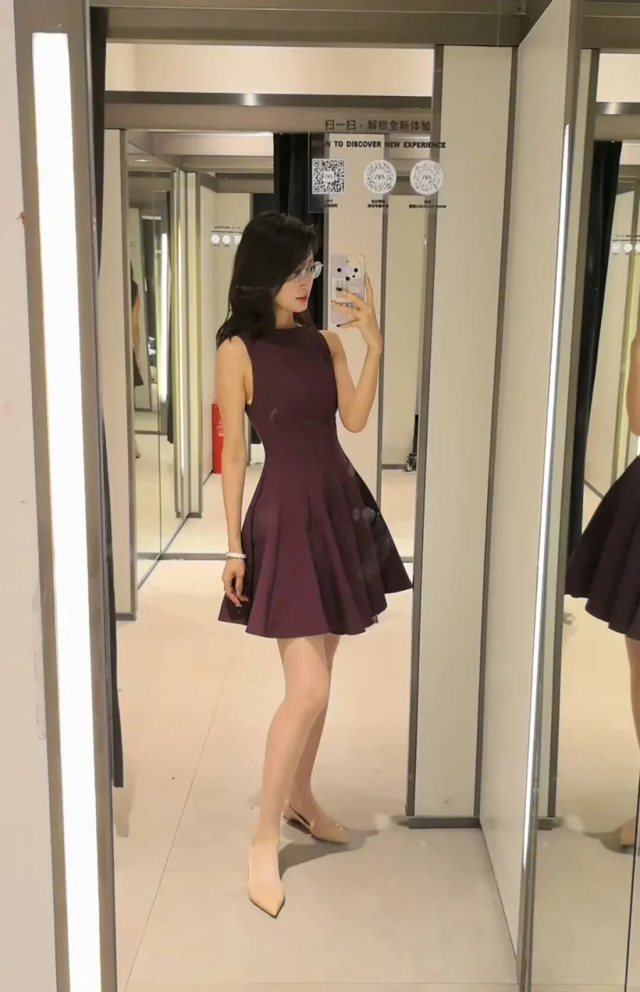 Little Black Dress Elegant Sleeveless Boat Neck Swing Dress