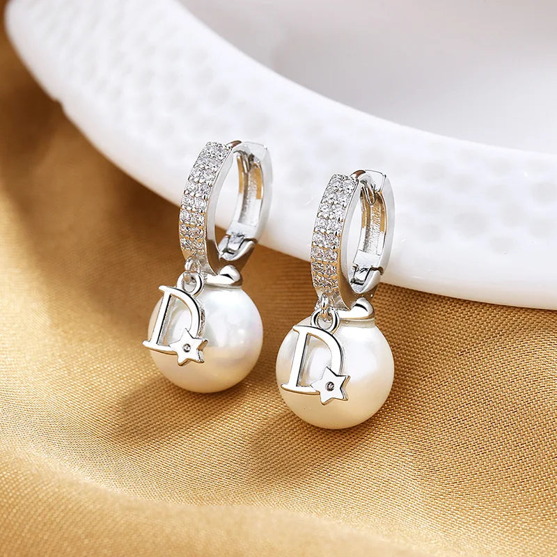 Trendy High-End Lightweight Luxury Earrings for Women