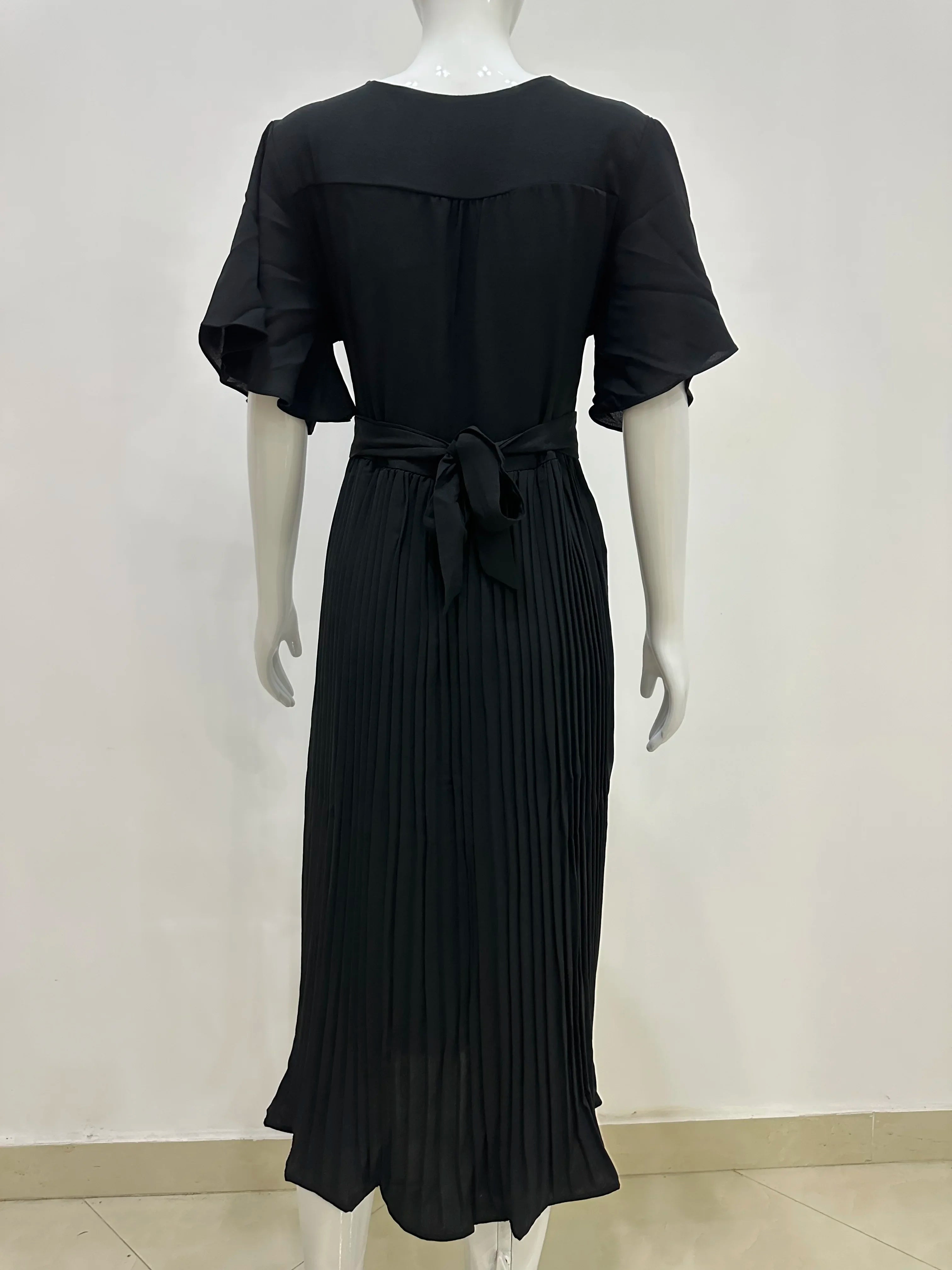 Summer V-Neck Pleated Dress With Lace Up Waist Long Skirt