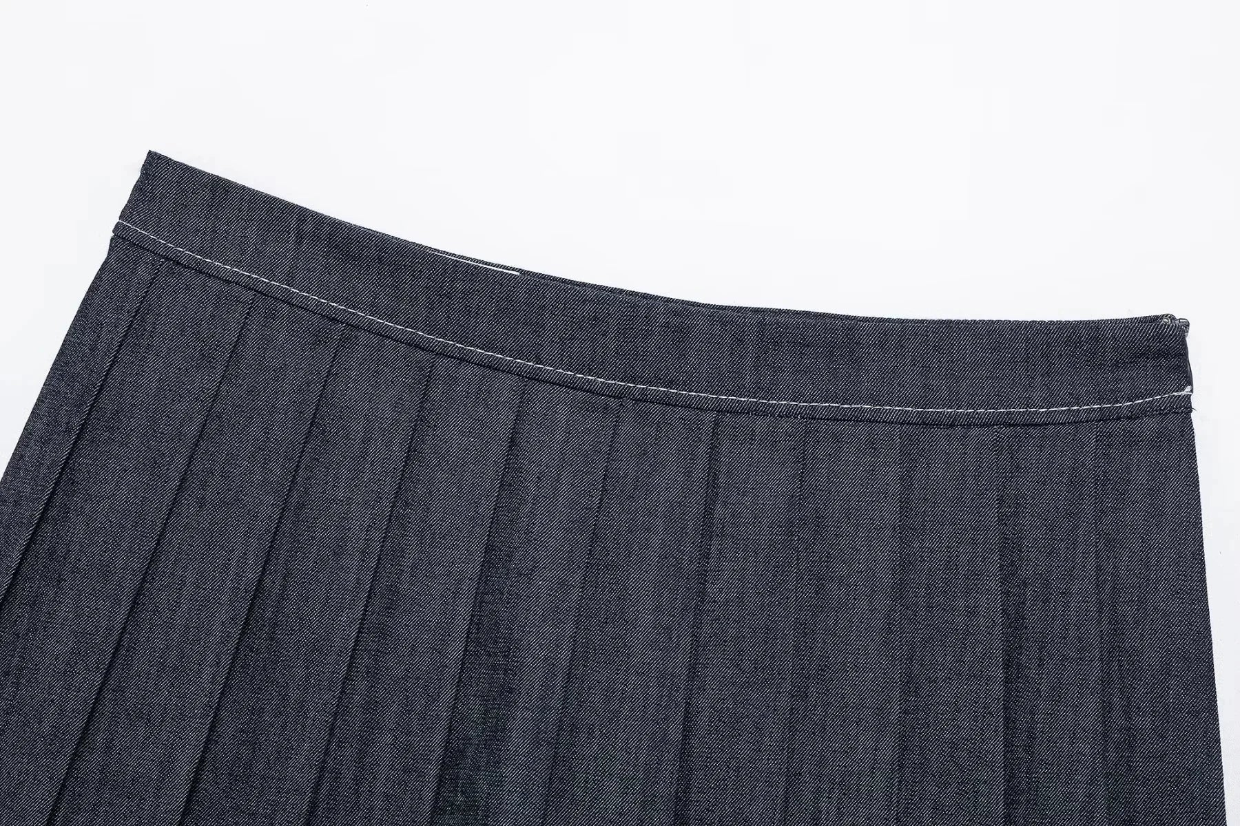 Casual Denim Loose Fit Women Suit Set with O Neck Zipper Bomber Jacket and Pleated Mini Skirt Vintage Inspired Spring Summer Fashion Ensemble