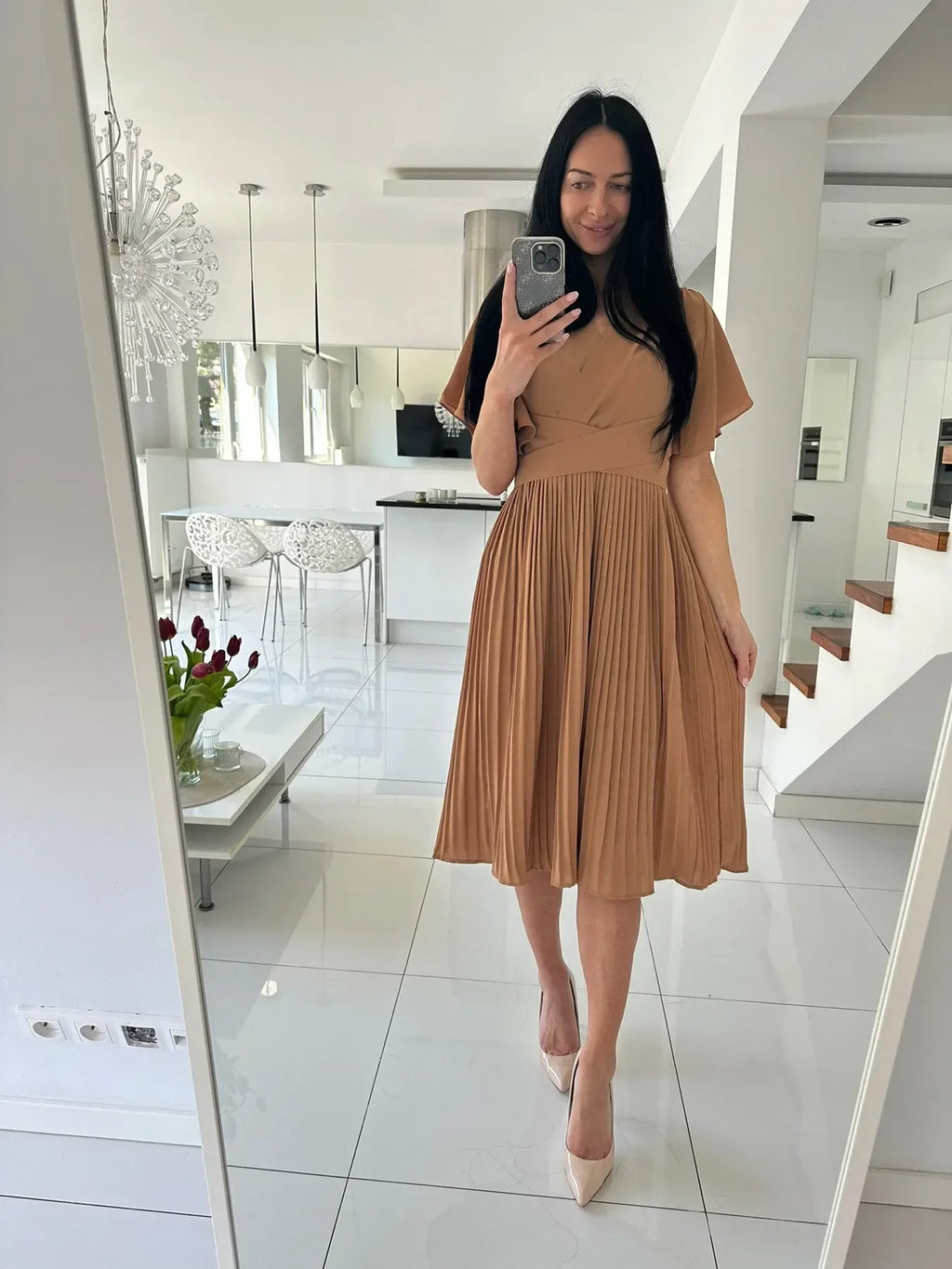 Summer V-Neck Pleated Dress With Lace Up Waist Long Skirt