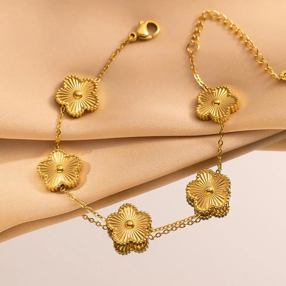 Minimalist 18K Gold Plated Flower Bracelet for Women with Plum Blossom Design and Cuban Chain for Daily Wear Jewelry Gift