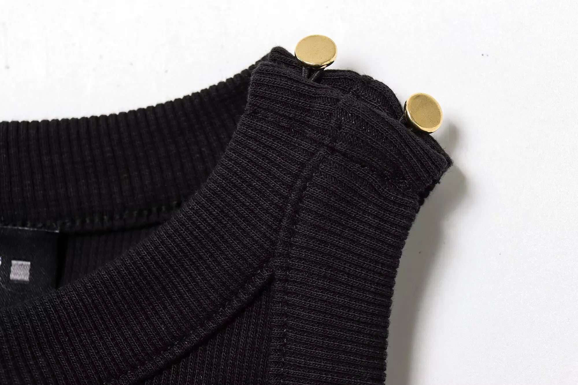 Slim Fit Sleeveless Jumpsuit with Belt Stylish Short Romper for Versatile Fashion Looks