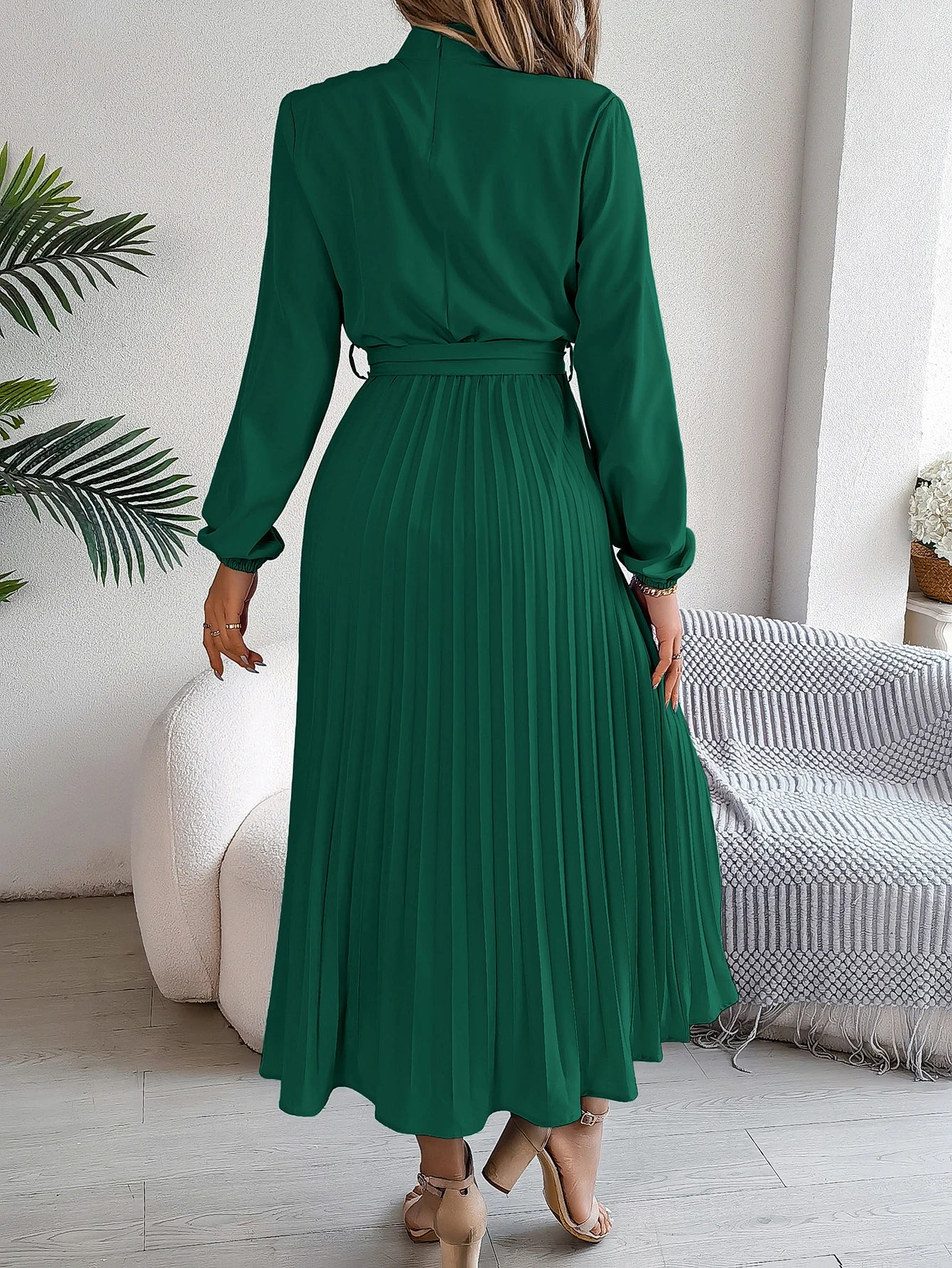 Elegant Pleated Long Sleeve Maxi Dress With Lace Up