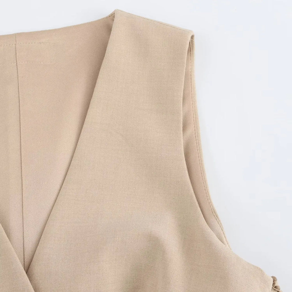 Elegant Sleeveless Pleated Dress With Vest Style Chic