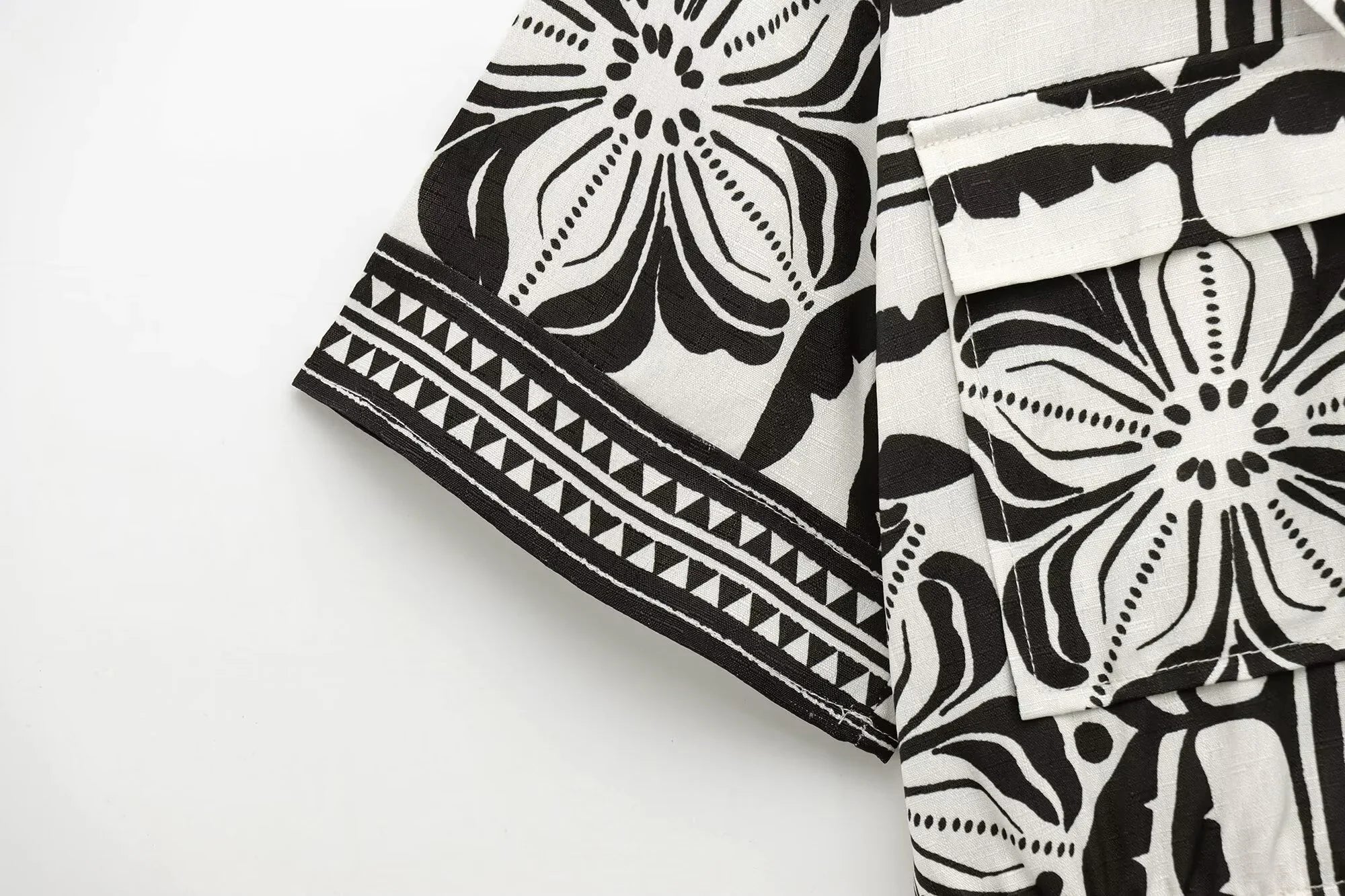 Slim Fit Printed Cuban Collar Jumpsuit Shorts for Women Casual Vacation Style Summer Wear