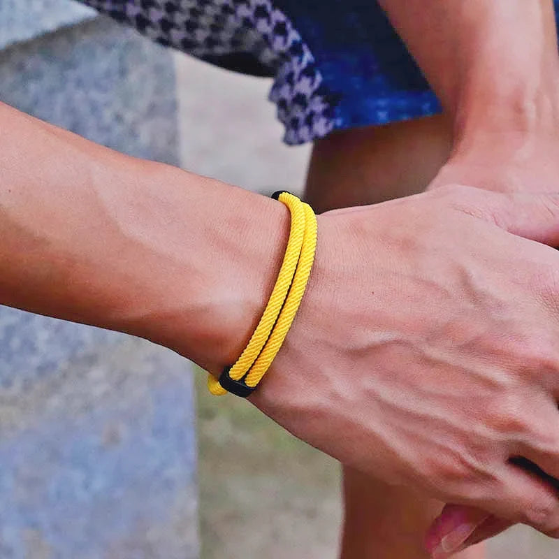 Trendy Adjustable Thread Bracelet for Couples - Minimalist Red Bracelet for Yoga and Meditation