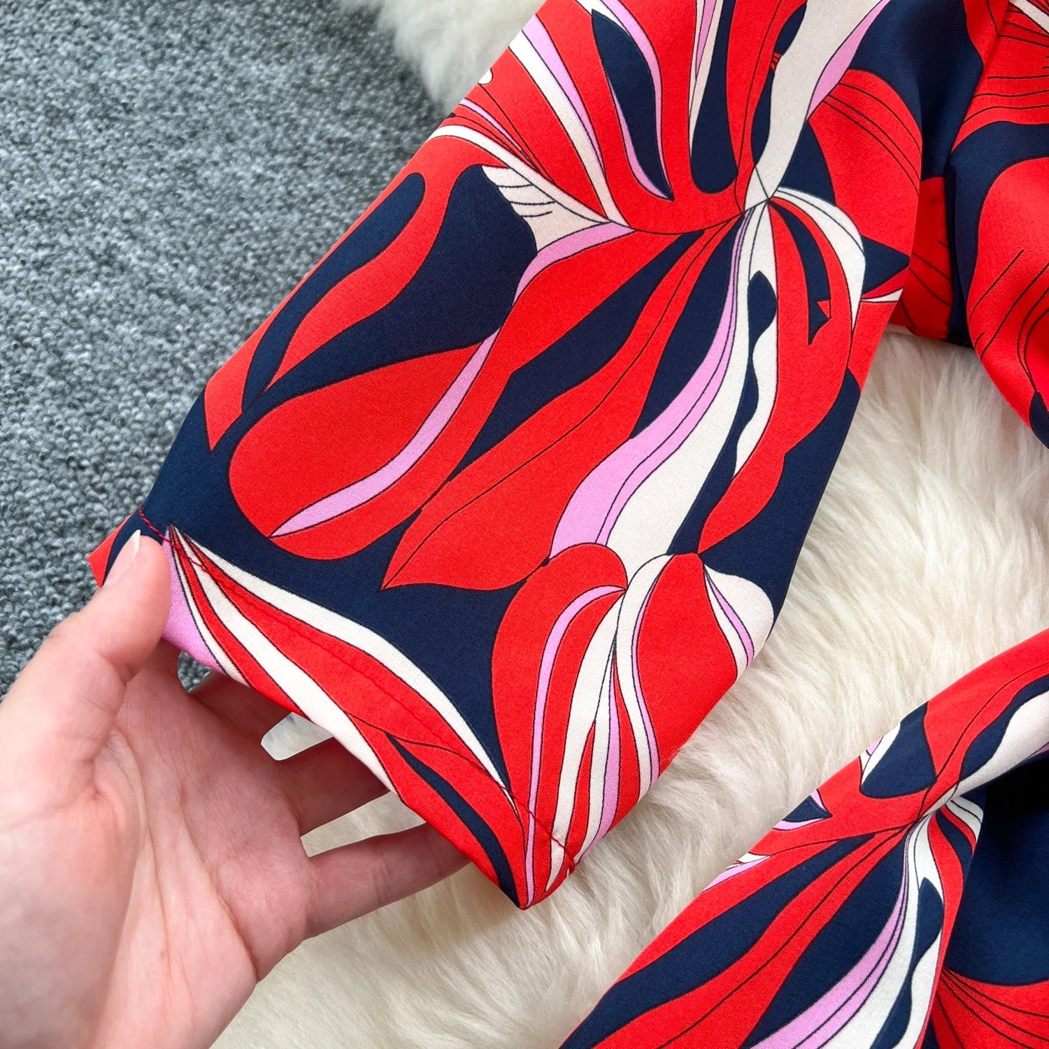 Women's Summer V-Neck Short Sleeve Lace-Up Waist Slim Fit Wide-Leg Printed Jumpsuit with Loose Straight Leg Design