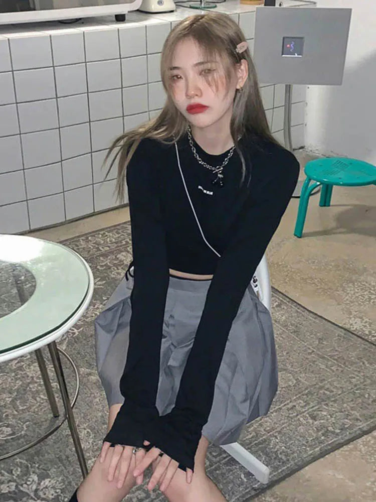 Long Sleeve Women's Crop Top Stylish Bandage Design for Spring Fashion