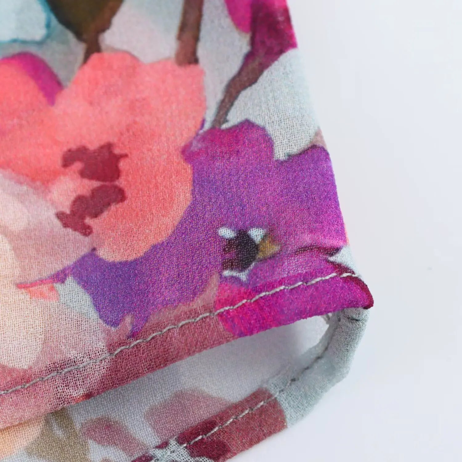 Women's Floral Print Chiffon Blouse with Bow Tie Detail Loose Fit Fashion Shirt