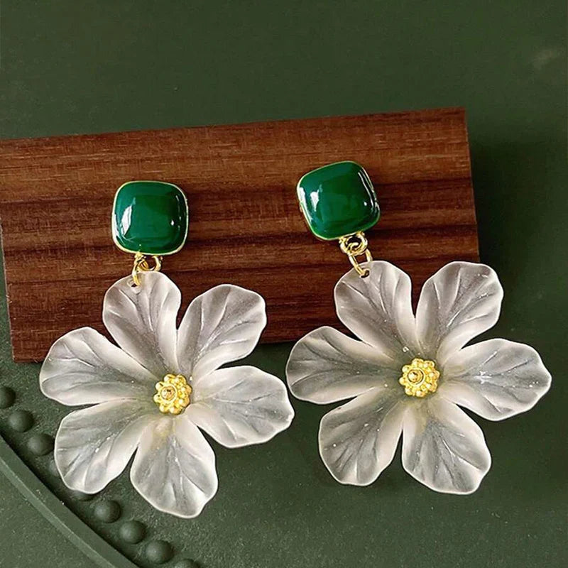 White Flower Charm Square Metal Green Epoxy Drop Earrings for Women Bohemian Camellia Dangle Earrings Luxury