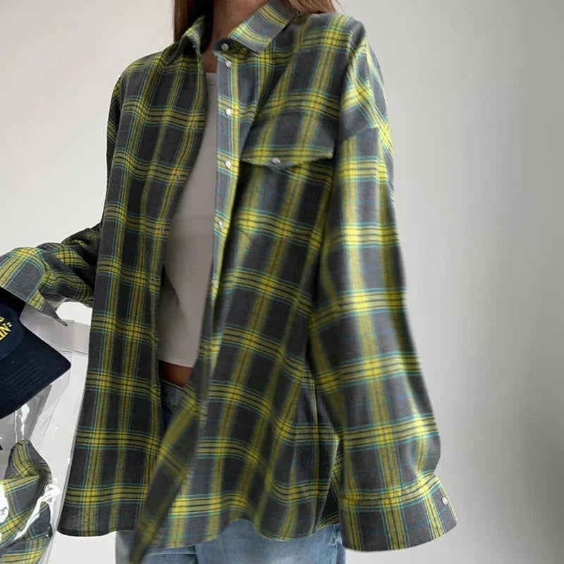 Oversized Plaid Shirt for Women Long Sleeve Vintage Loose Fit Lapel Pocket Blouse Comfortable Autumn Winter Fashion Top