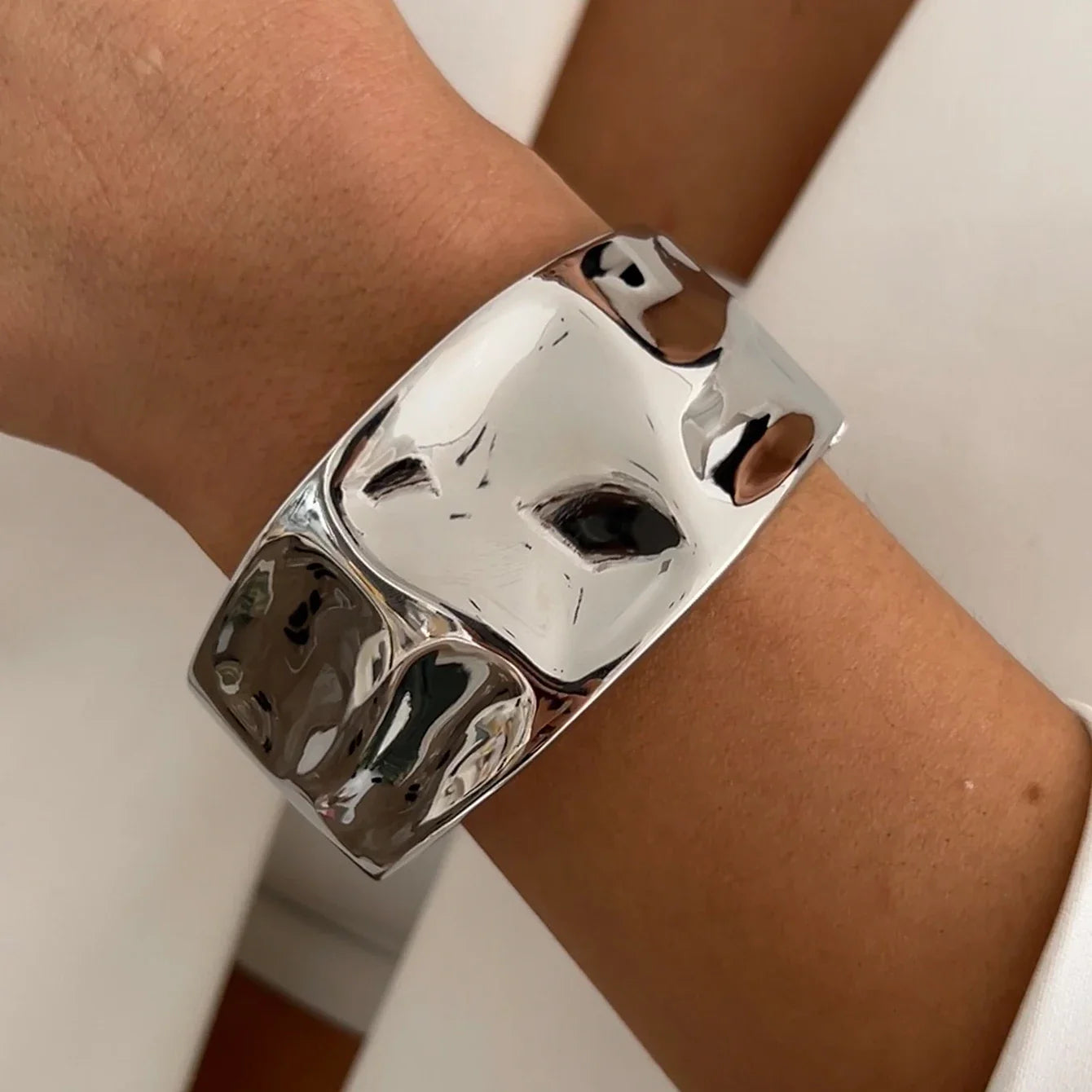 Exaggerated Punk Irregular Wide Cuff Bangle for Women Vintage Gold Color Chunky Metal Bracelet