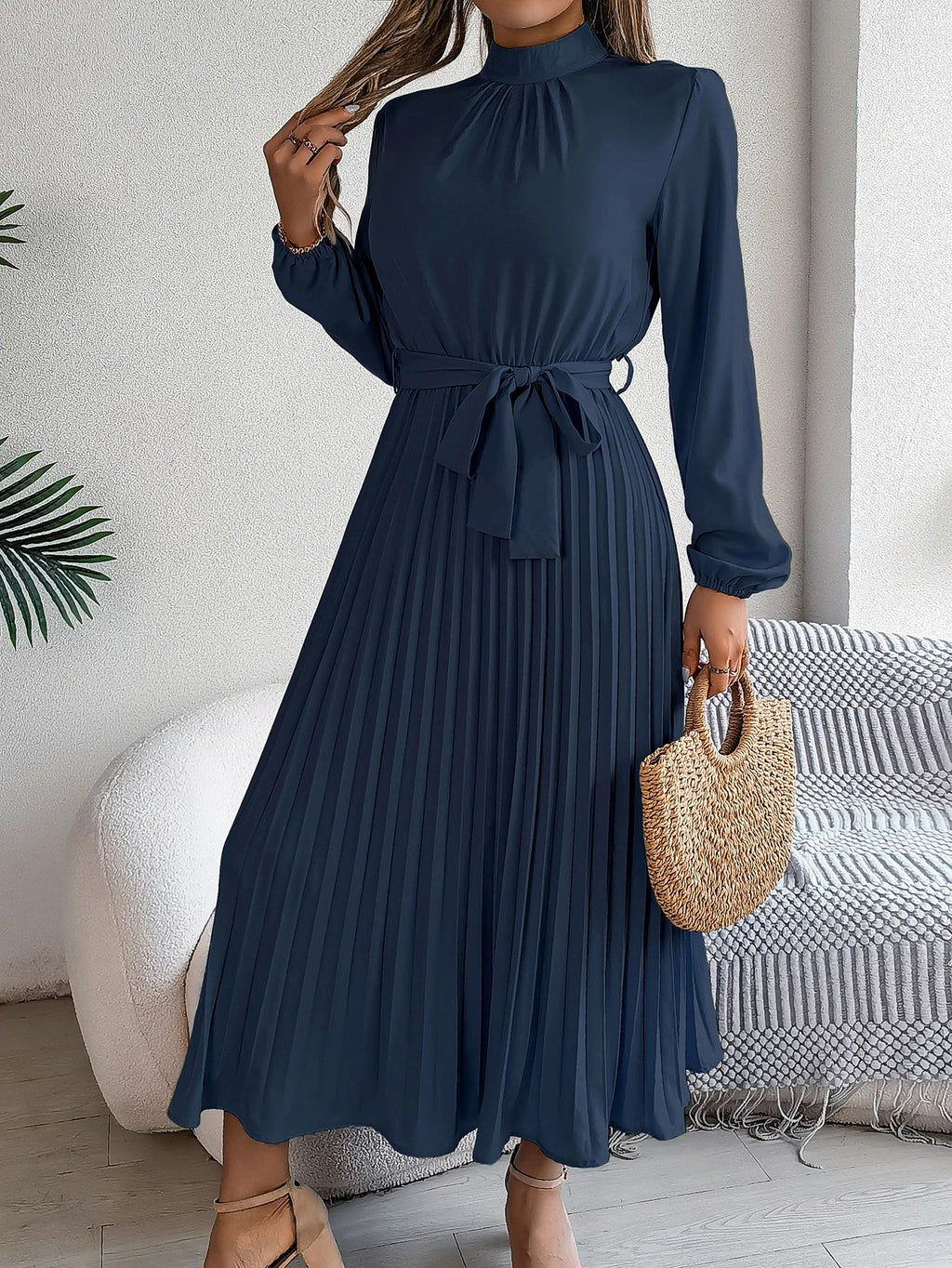 Elegant Pleated Long Sleeve Maxi Dress With Lace Up