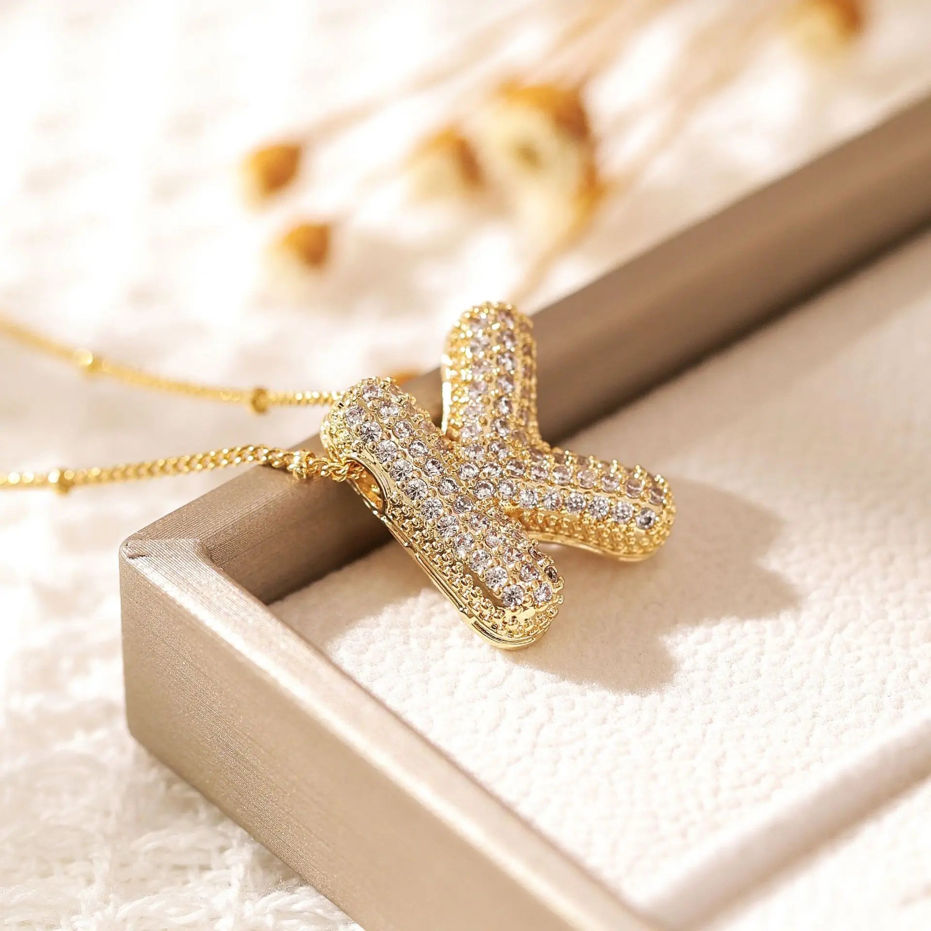 Exquisite Copper Gold-plated Zircon Pendant Minimalist Collarbone Chain Balloon Letter Necklace for Women