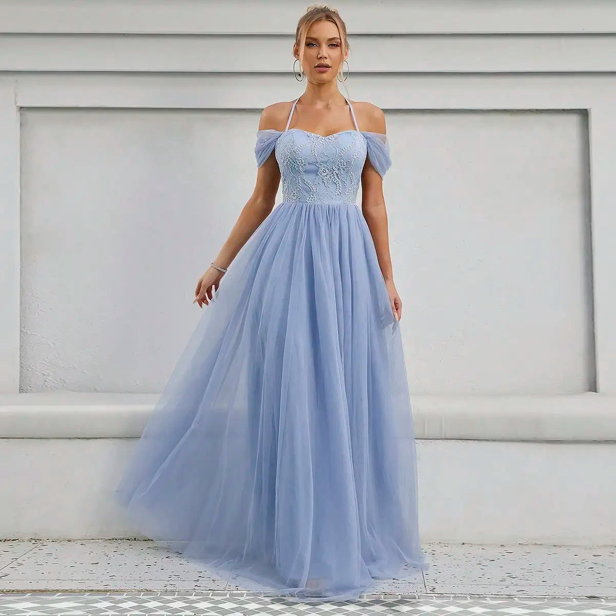 Elegant Line Neck Back Lace Mesh Pleated Bridal Gown