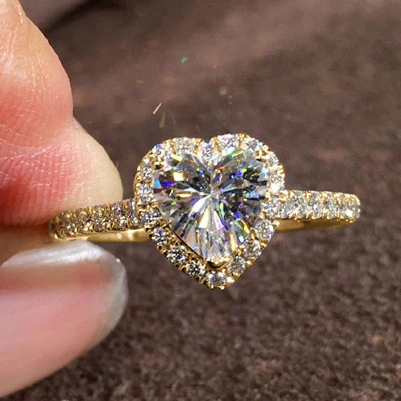 Aesthetic Heart Design Ring for Women Shiny Cubic Zirconia Engagement Jewelry