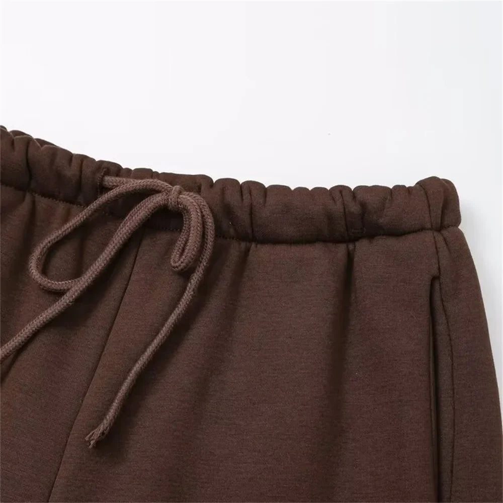 Fashionable Women's Casual Sportswear Jacket and Wide Leg Pants Set with Zipper Decoration