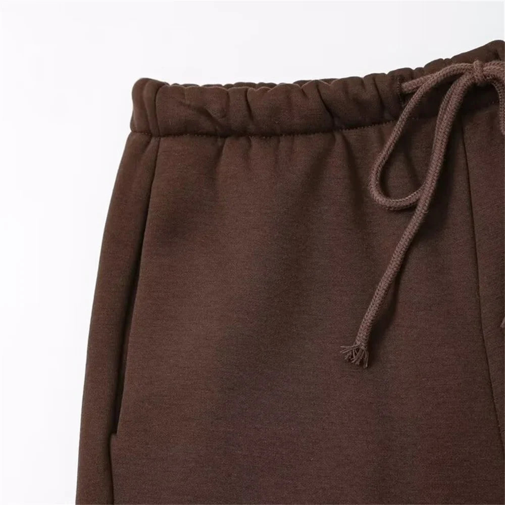 Fashionable Women's Casual Sportswear Jacket and Wide Leg Pants Set with Zipper Decoration