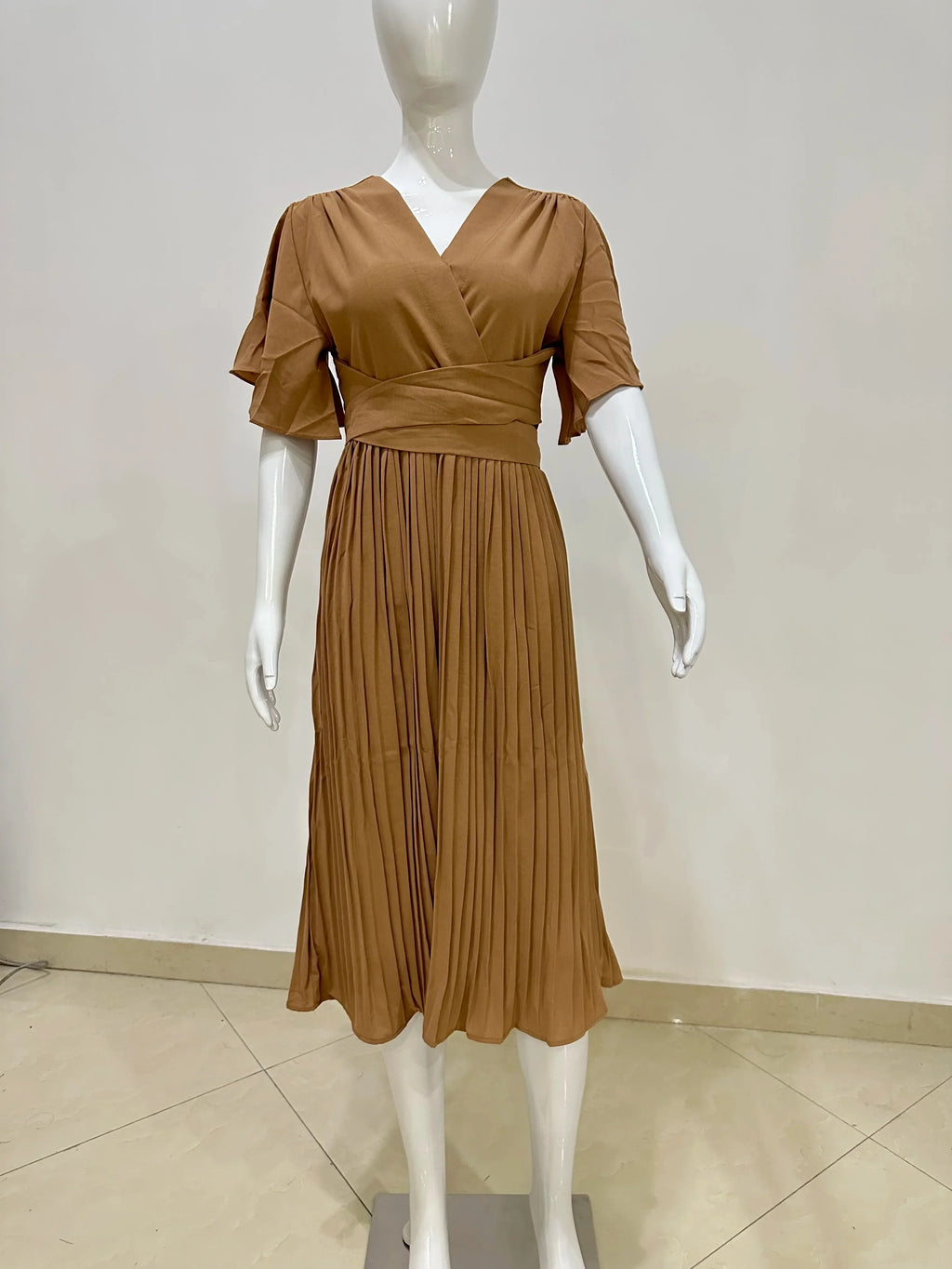 Summer V-Neck Pleated Dress With Lace Up Waist Long Skirt